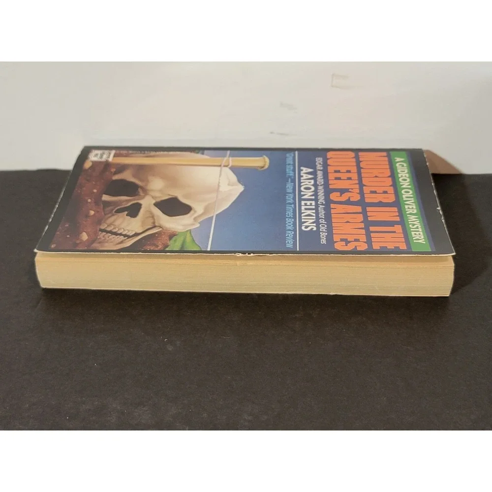 1990 Murder In The Queens Armes Aaron Elkins Mysterious Press 1st Printing‎
